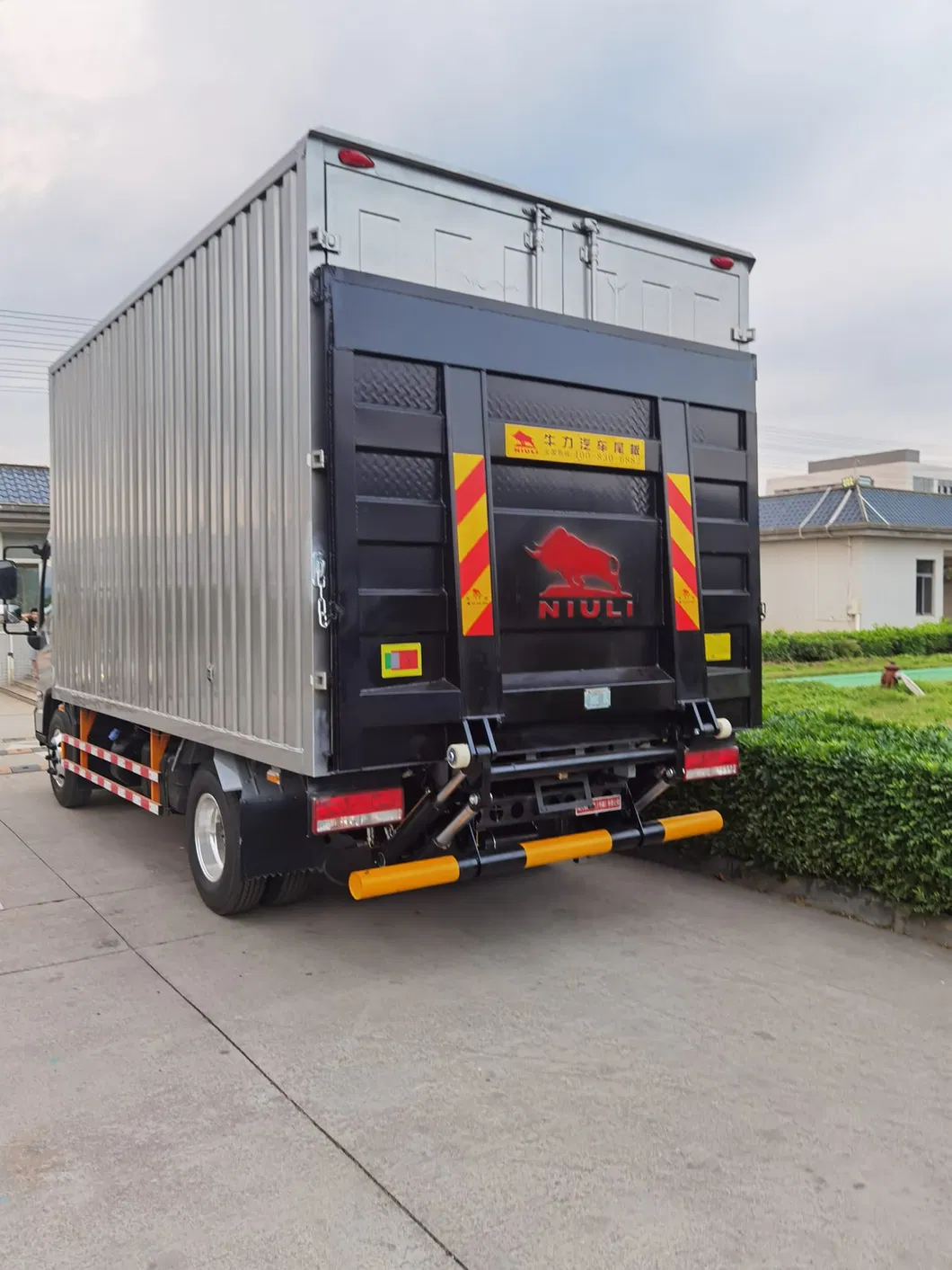 Truck Tail Lift Detail 1