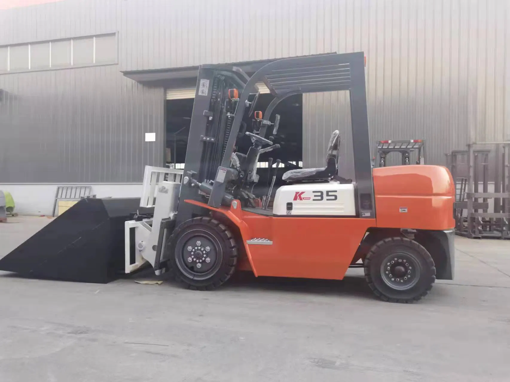 OEM ODM Material Handling Equipment 2.5 Ton Diesel Forklift Truck and Tractor Models Diesel Power Options with Stacker Pallet Truck Forklift