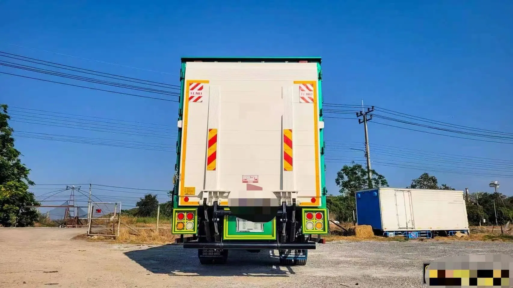 Versatile Electric Tail Lift for Seamless Cargo Handling