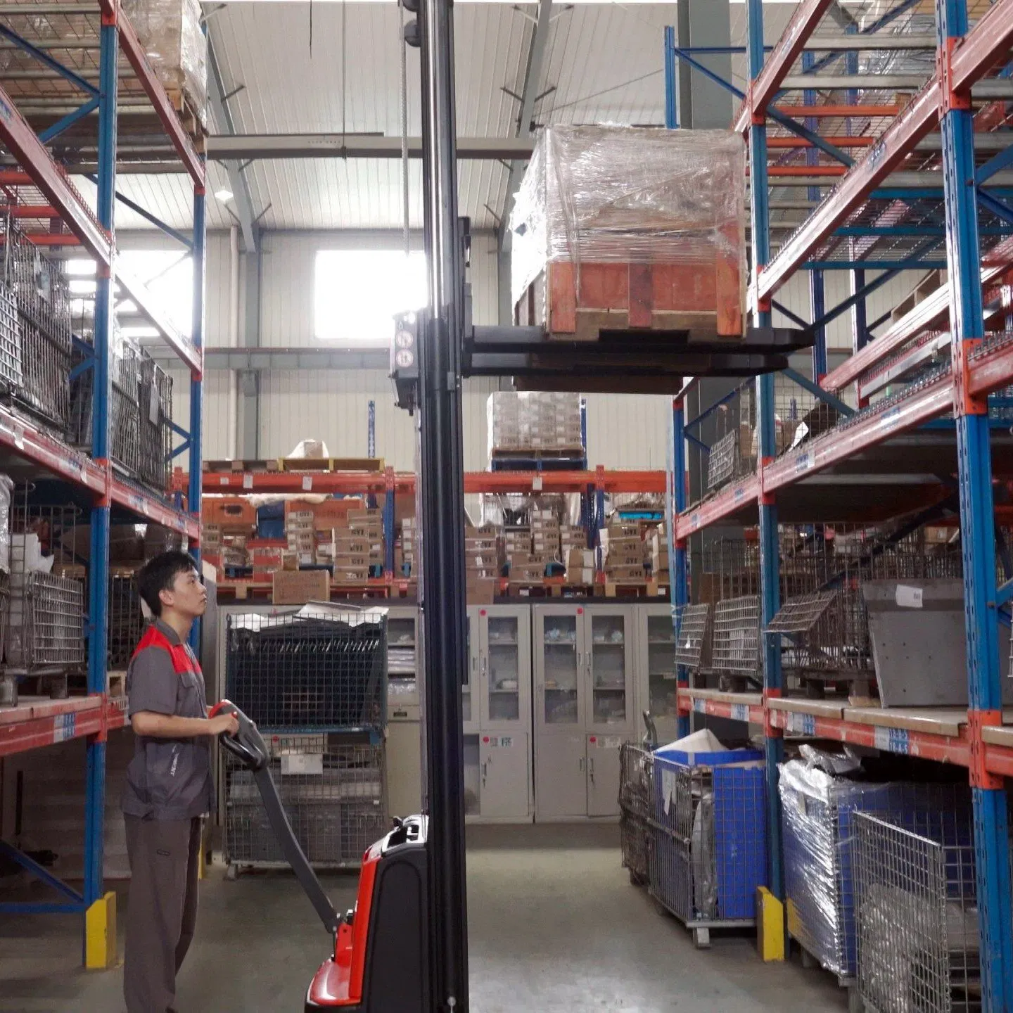 China Best Price Multipurpose Electric Stacker for Safe Lifting and Moving with CE