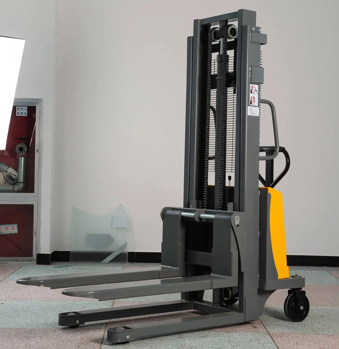 Factory Direct Sale 2t Semi-Electric Straddle Type Pallet Stacker