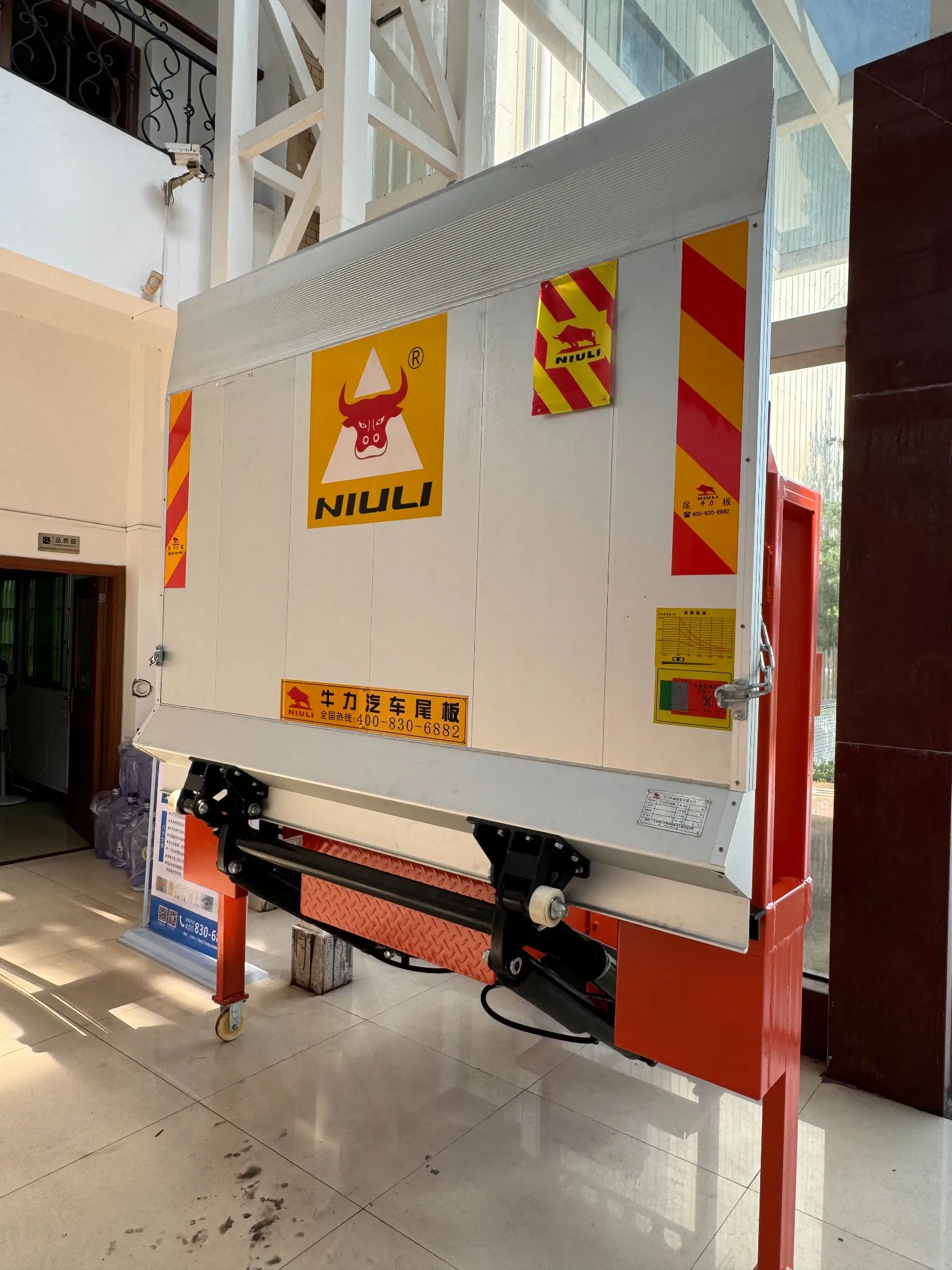 Niuli Truck Aluminum Tail Lift with CE 1500kg Loading or Unloading Equipment