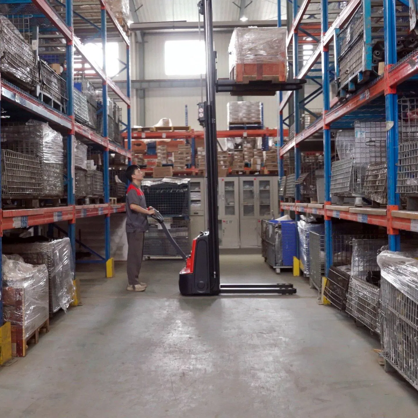 Multipurpose Electric Mini Reach Stacker with UL-Certified Battery for Safe Lifting and Moving