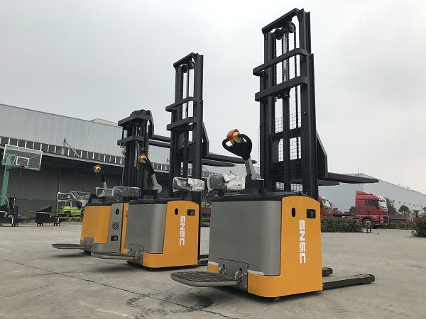 1.5 Ton 3m Height Electric Stacker for Sale