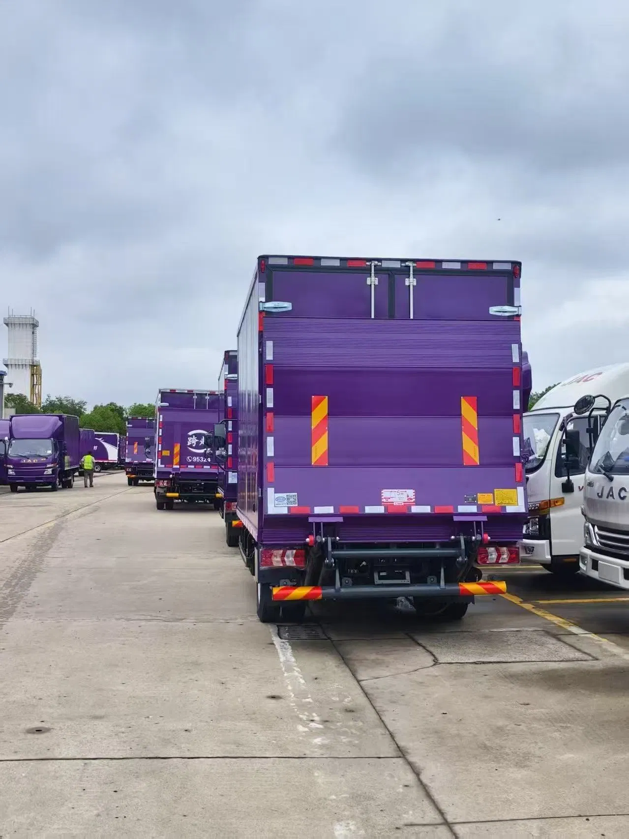 Tend-Qb15/110-La: Efficient Tail Lift for Trucks and Vans