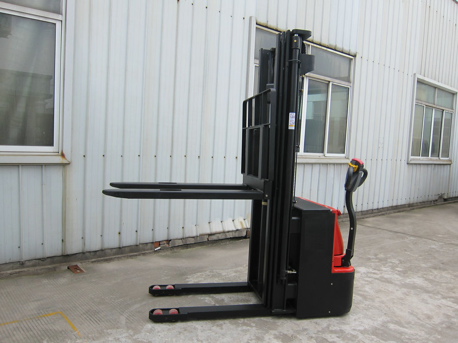 1.5 Ton Es15 Pedestrian Electric Stacker