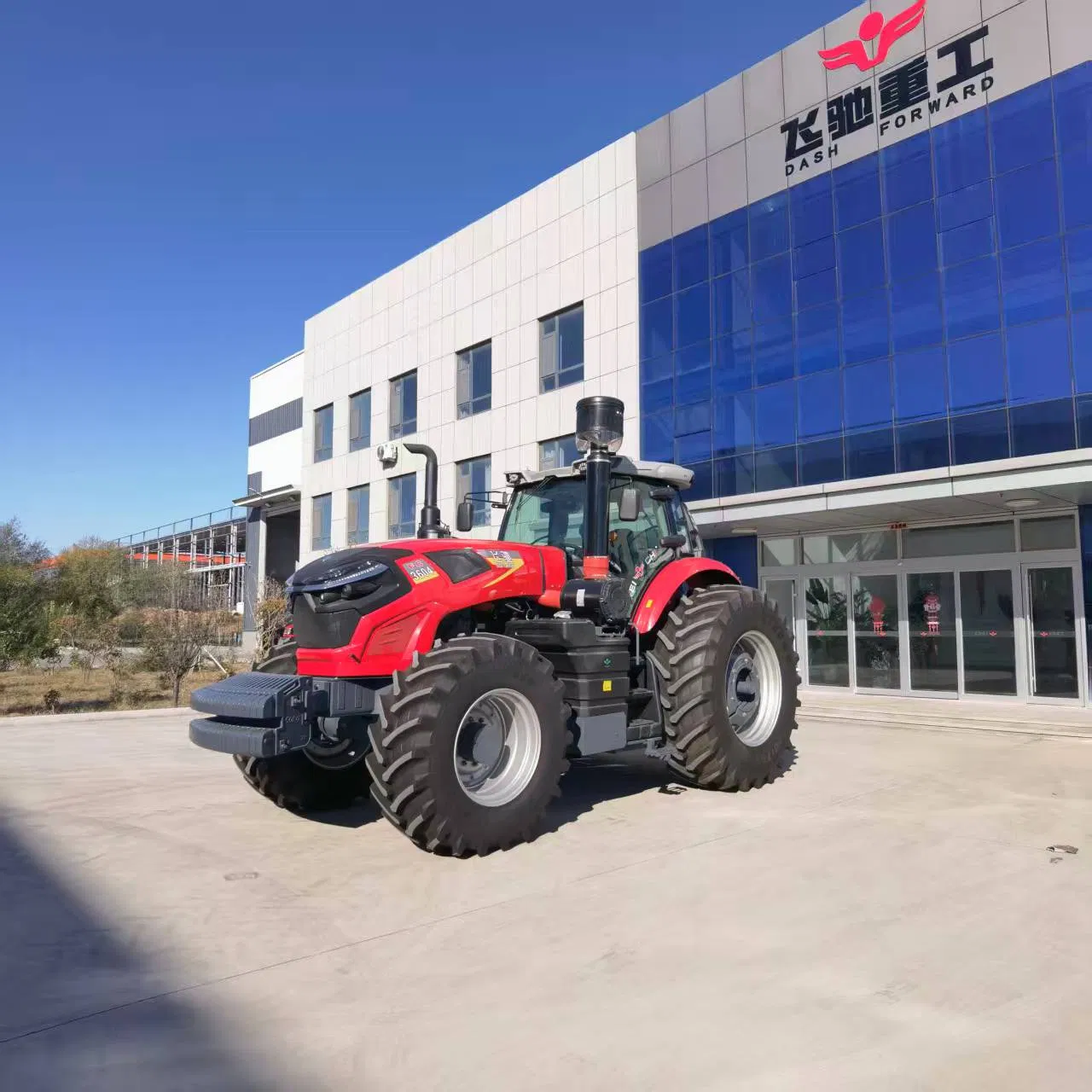 Factory Price Tow Cheap Chinese Lugong Crawler Wheel Spray Small Farming Tractor