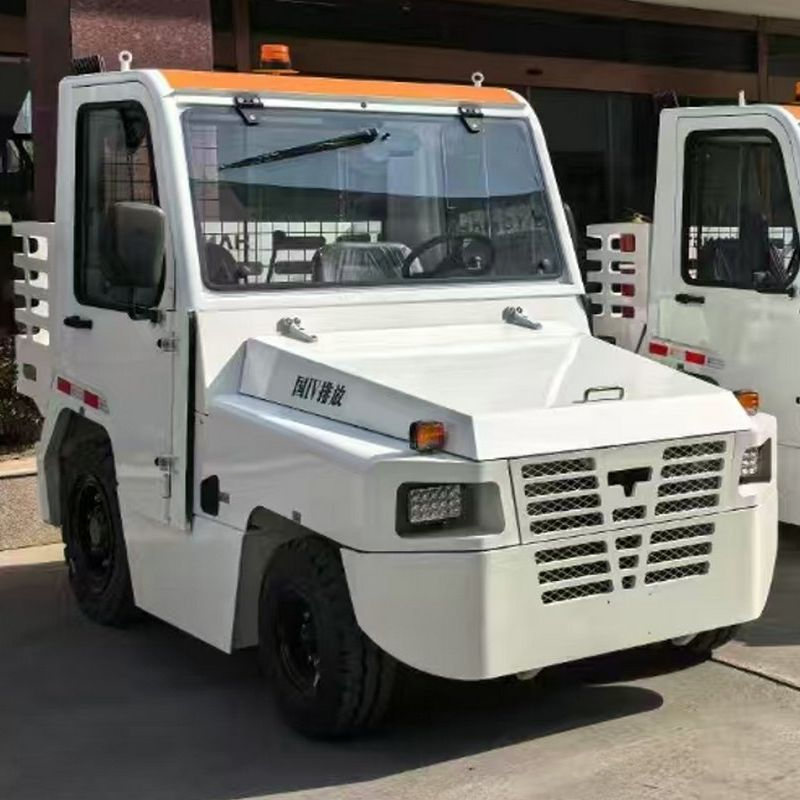 Electric Airport Baggage Towing Tractor Airport Ground Equipment Diesel Tow Tug