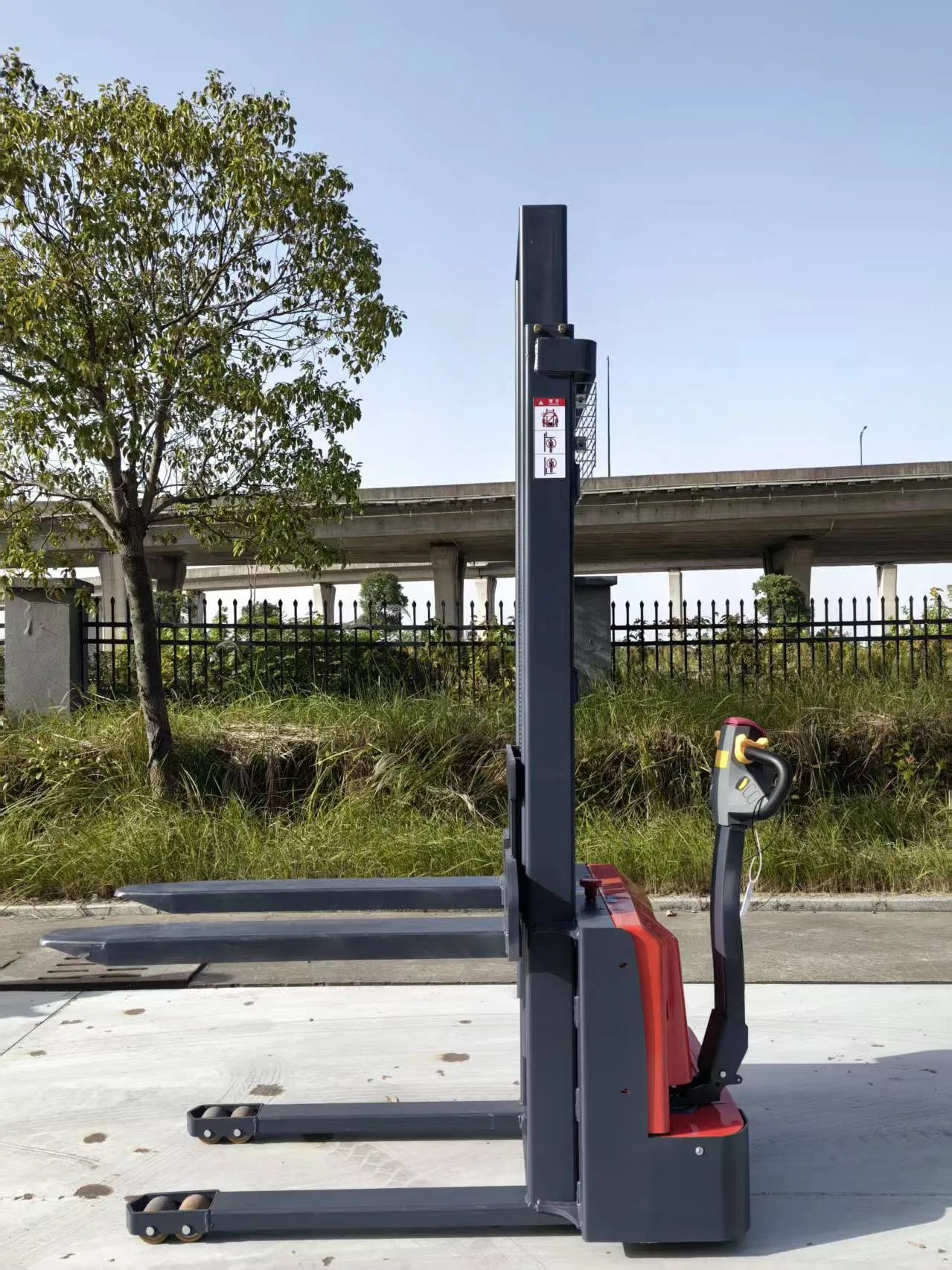 Microlift Lead-Acid Electric Stacker 1500kg High-Performance Pedestrian Fork-Over Type