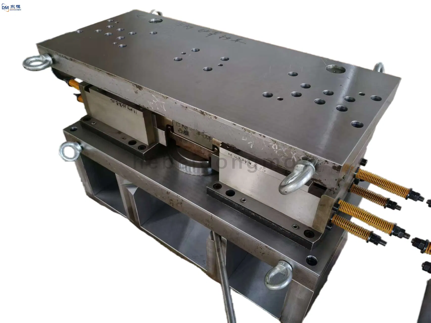 Custom Sheet Metal Cutting, Stamping and Stretching Dies