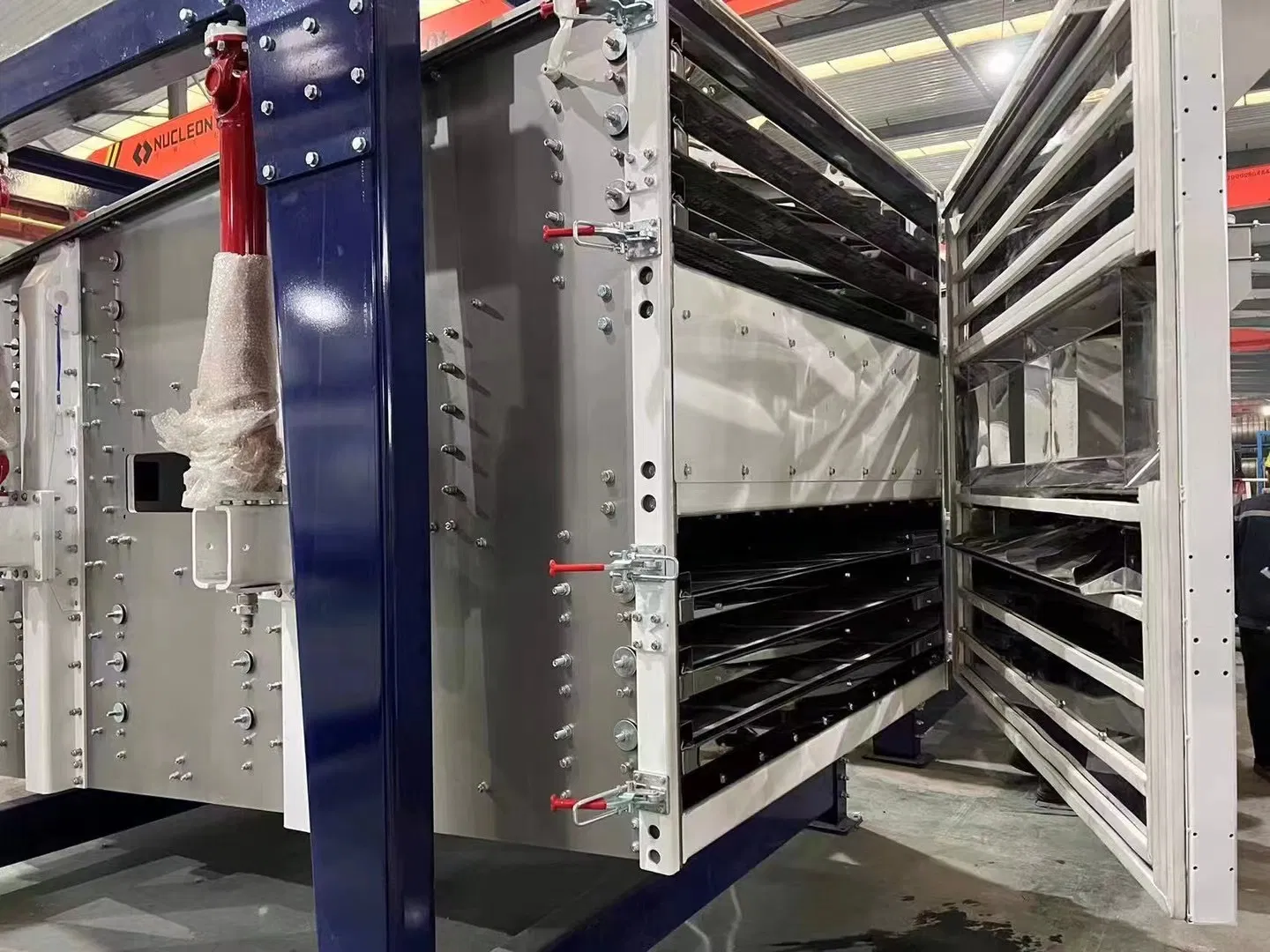 High-Capacity Square Swing Screen, Factory Direct Supply of Screening Equipment