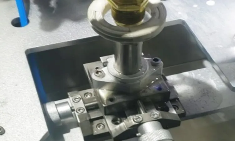 Cross tooling adjustment