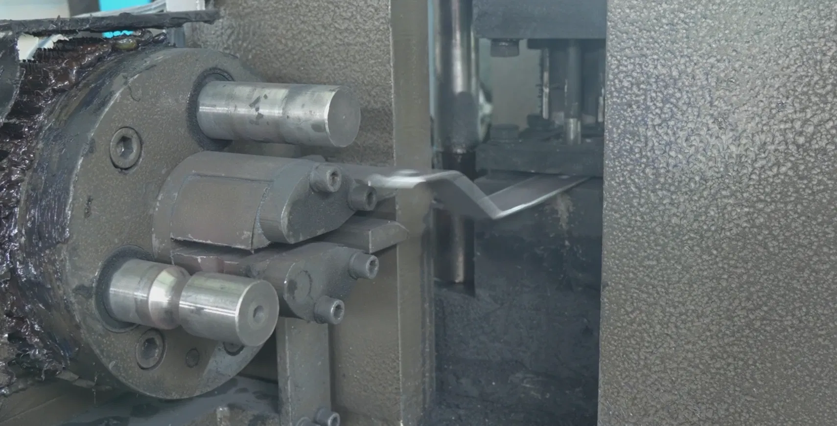 Custom Moulds for Efficient Flat Iron Bending Machines