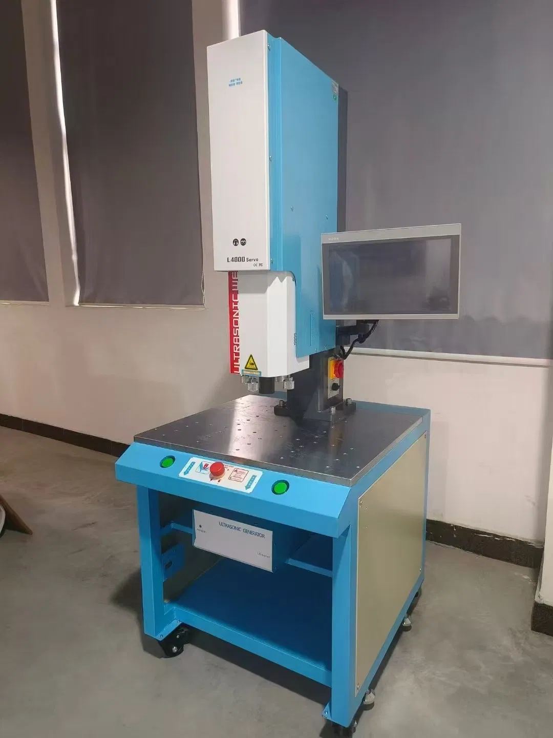 Automatic Tracking Frequency Ultrasonic Welding Machine High Power for Plastic Parts