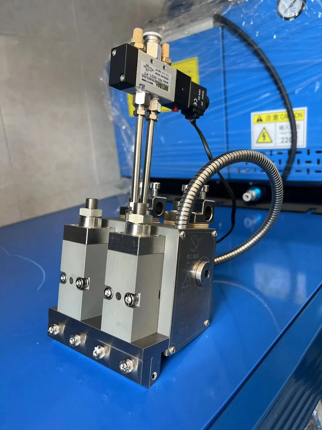 Hot Melt Machine Detail 5