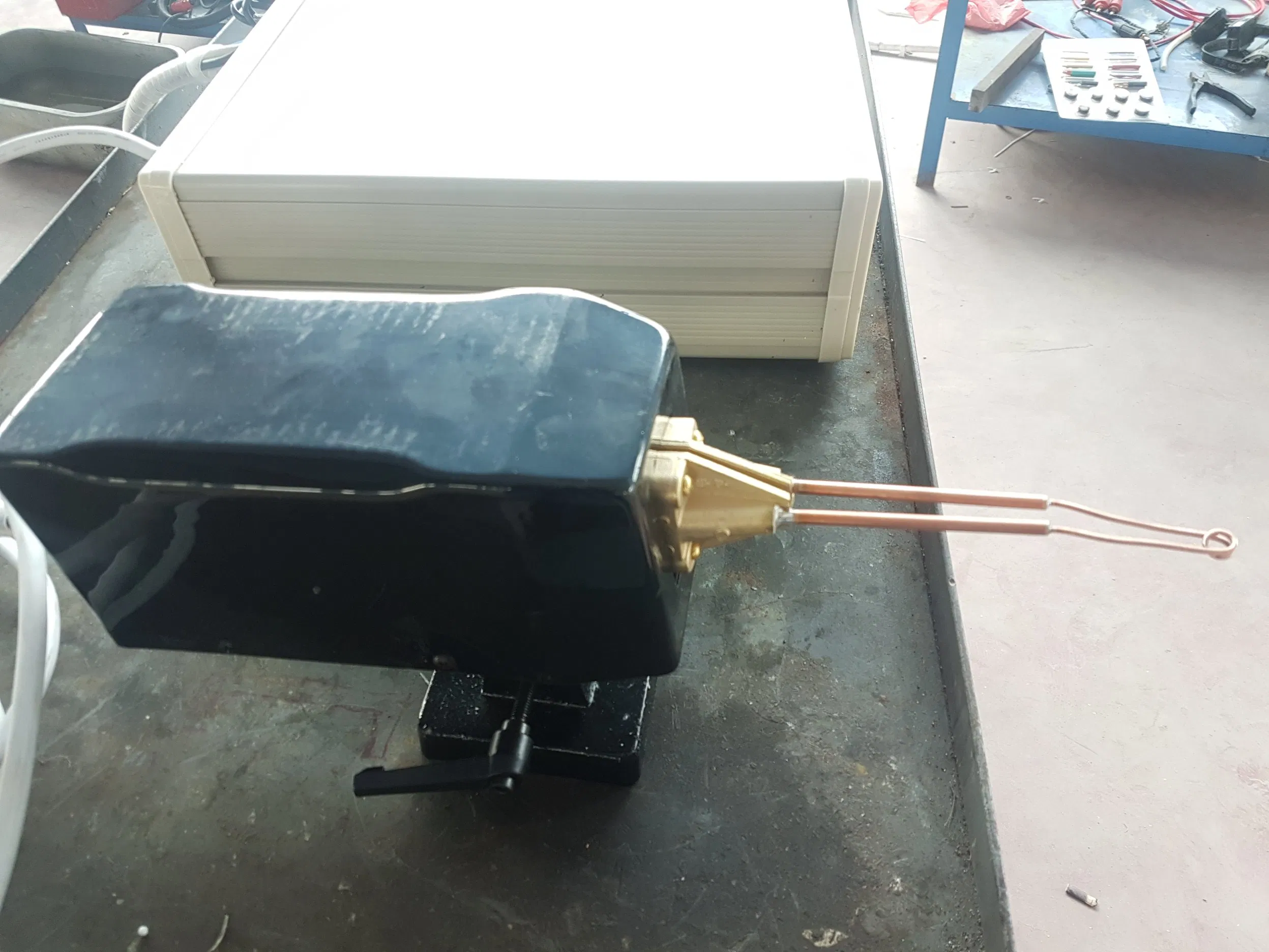 Kis Series Super High Frequency Induction Heating Machine for Eyeglass Frame Small Square Welding, Eyeglass Elbow Annealing Heat Treatment