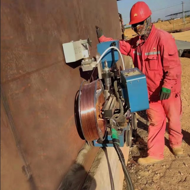 Track-Driven Tank Butt and Corner Welder with 100% Duty Cycle Saw Torch and Lincoln Power Source