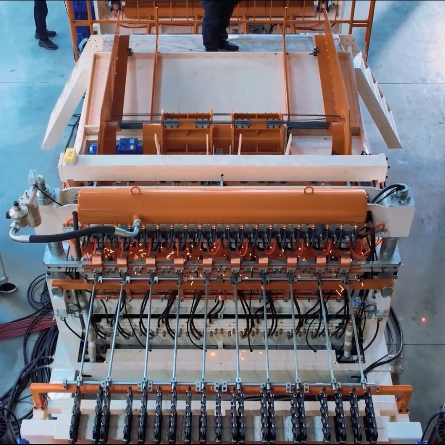 Energy-Saving Precision Controlled Movement with Minimal Power Consumption Servo Motor Mesh Welder