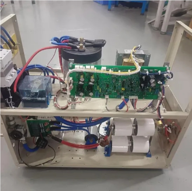 6kw Ultra-High Frequency Induction Heating Machine Is Used for Heating Forging, Melting, and Welding.