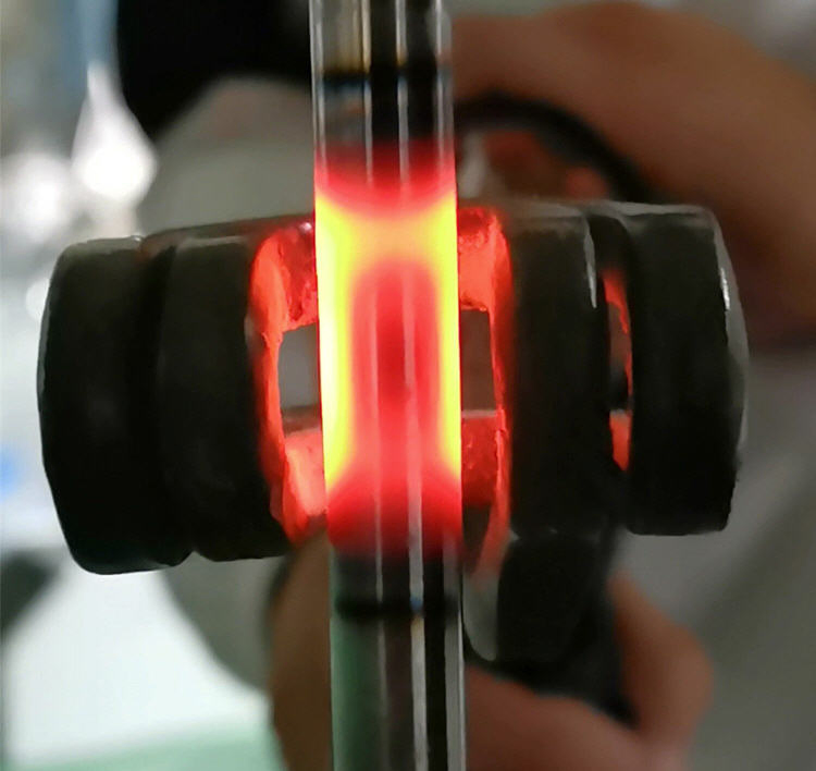 Ultra High Frequency Induction Heater Brazing Machine with Hand-Held Heating and Flexible Cable U Coil