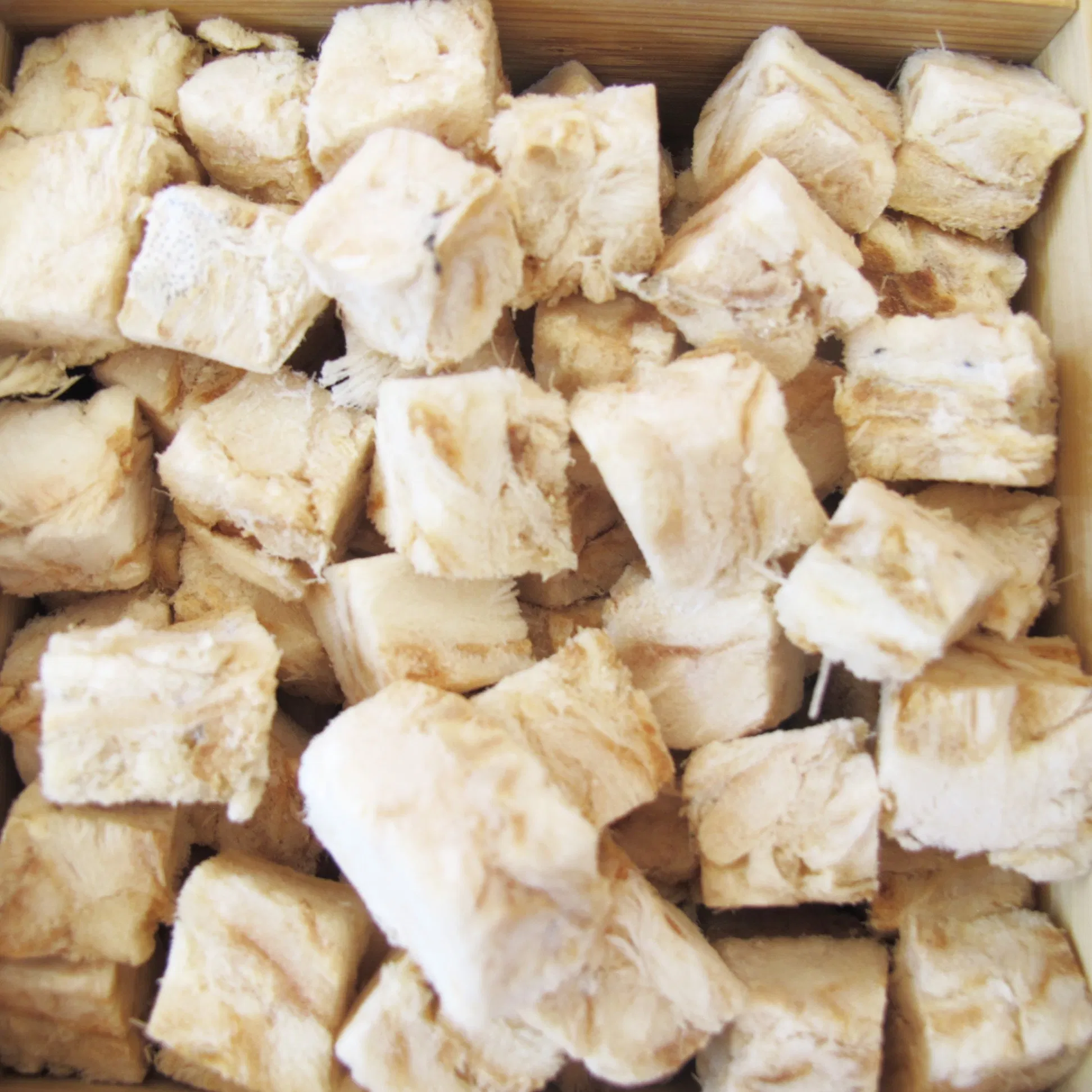 Custom Different Shapes Flavors Freeze-Dried Chicken Liver Granules Pet Food Dog Product Treat Cat Snack