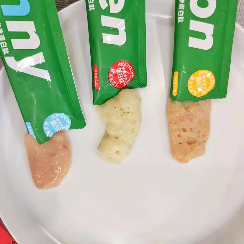 Gourmet Salmon and Chicken Creamy Cat Treats for Healthy Pets