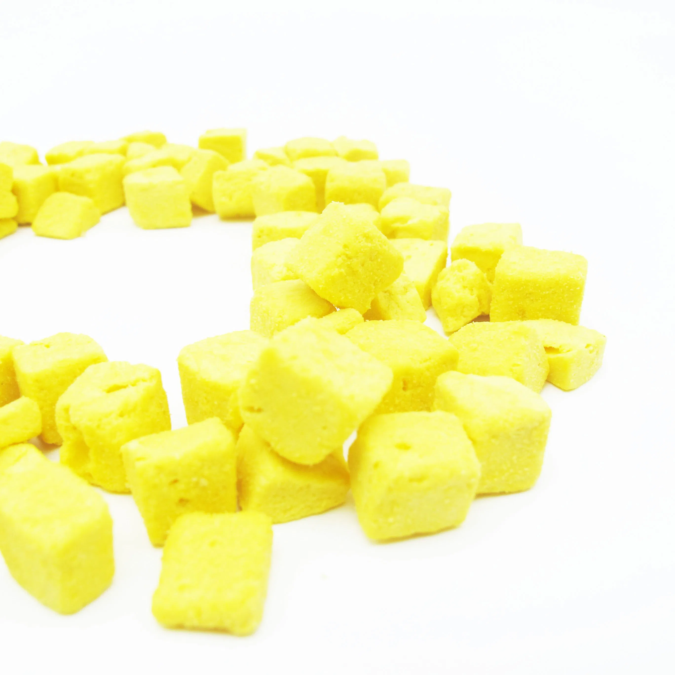 Ezchong Pet Factory Products Freeze-Dried Beef Egg Yolk Cat Snack Dog Treat Pet Feeding Food