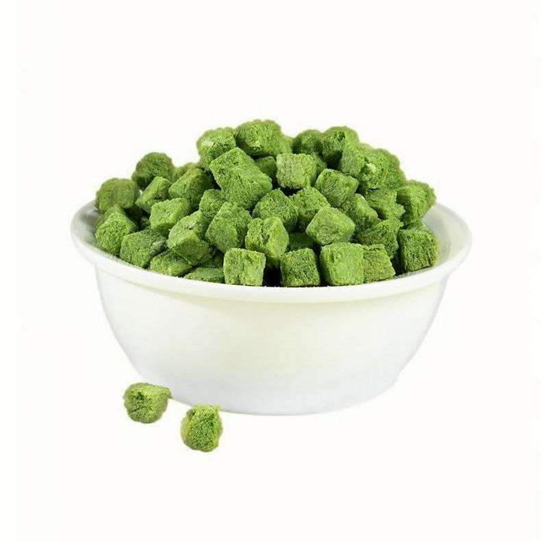 Wholesome Freeze-Dried Cat Treats Rich in Essential Nutrients