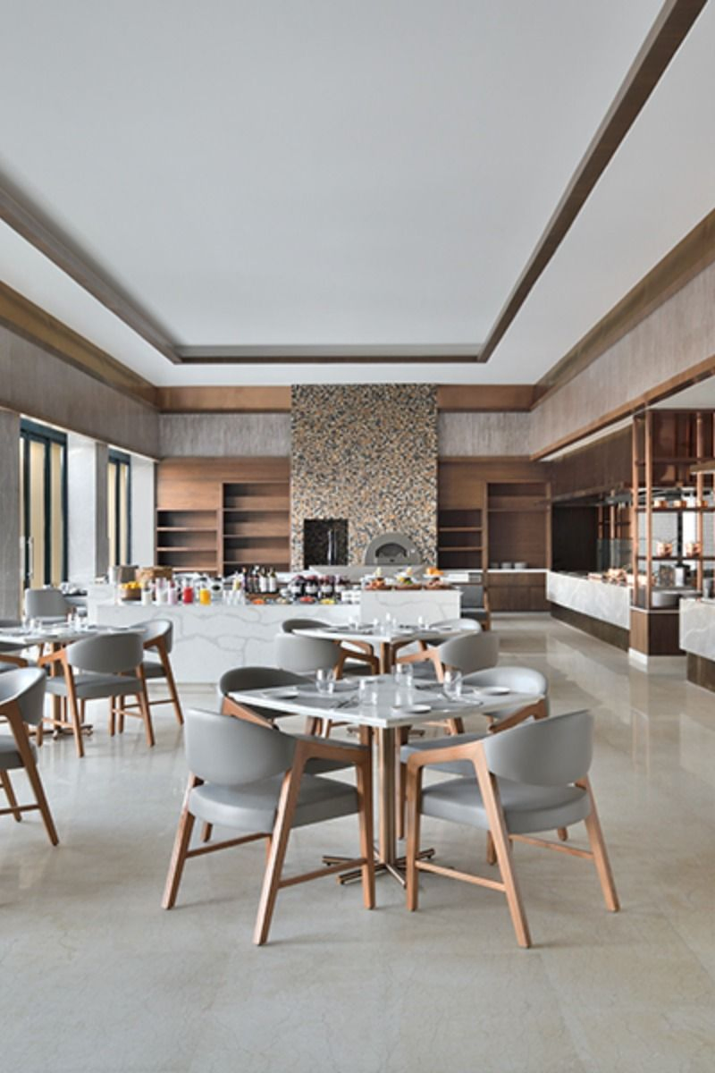 Luxury Velvet Seating Hotel Restaurant Furniture Set with Soft Touch Upholstery for Elegant Dining