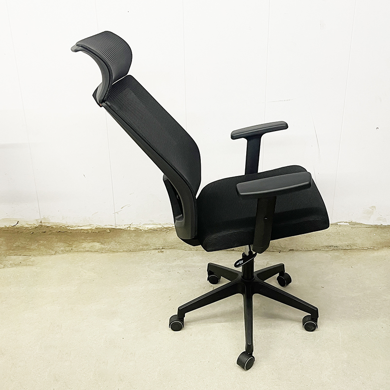 Modern Executive Office Seating with Adjustable Headrest and Contoured Mesh Upholstery