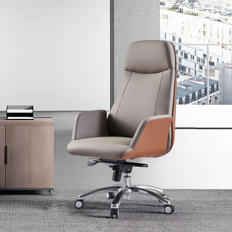 Modern Executive Classic Leather President Office Chair with Wide Seat and Reinforced Base for European Boardrooms