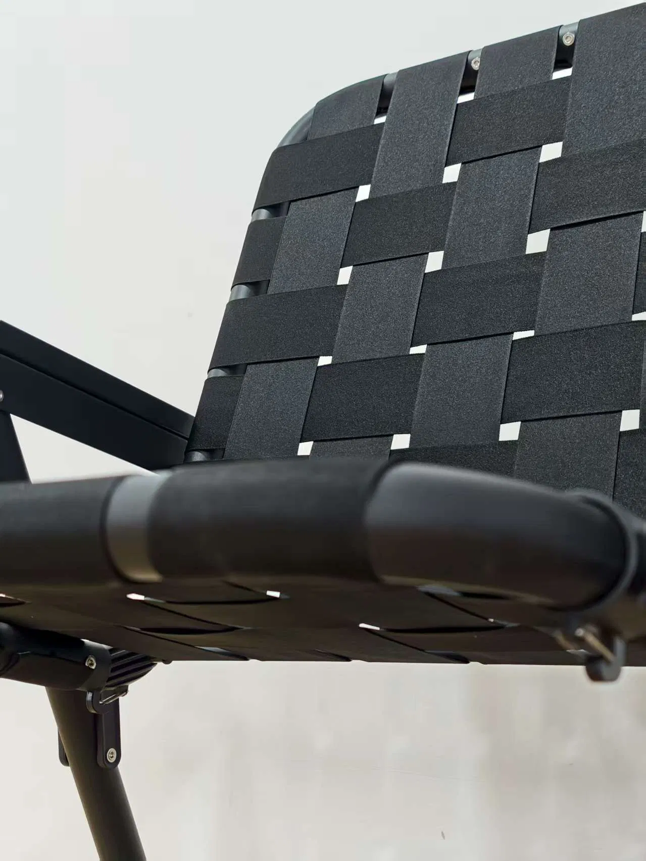 Comfortable Factory-Direct Foldable Aluminum-Frame Camping Chairs for Beach Days