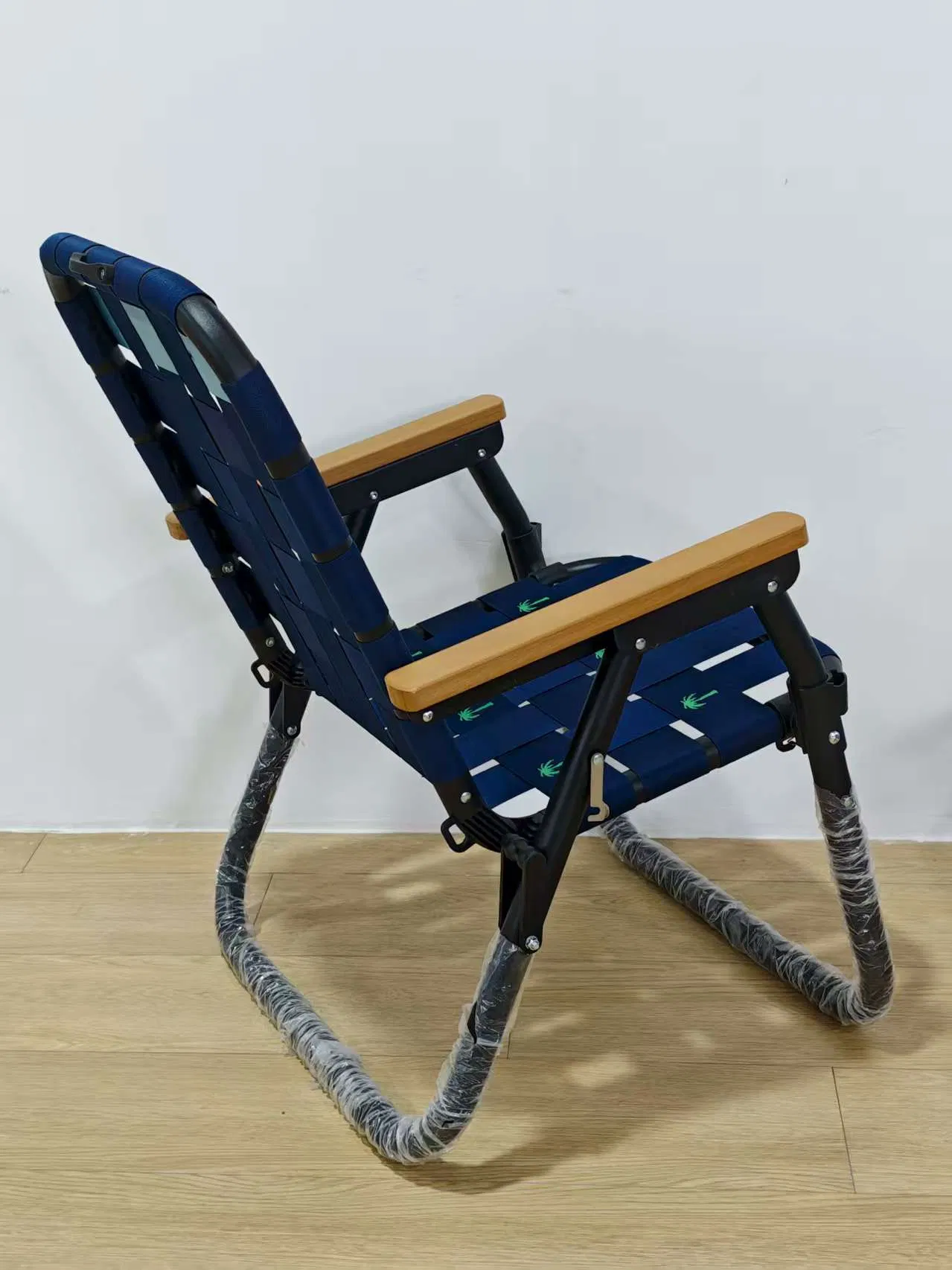 Comfortable Factory-Direct Foldable Aluminum-Frame Camping Chairs for Beach Days
