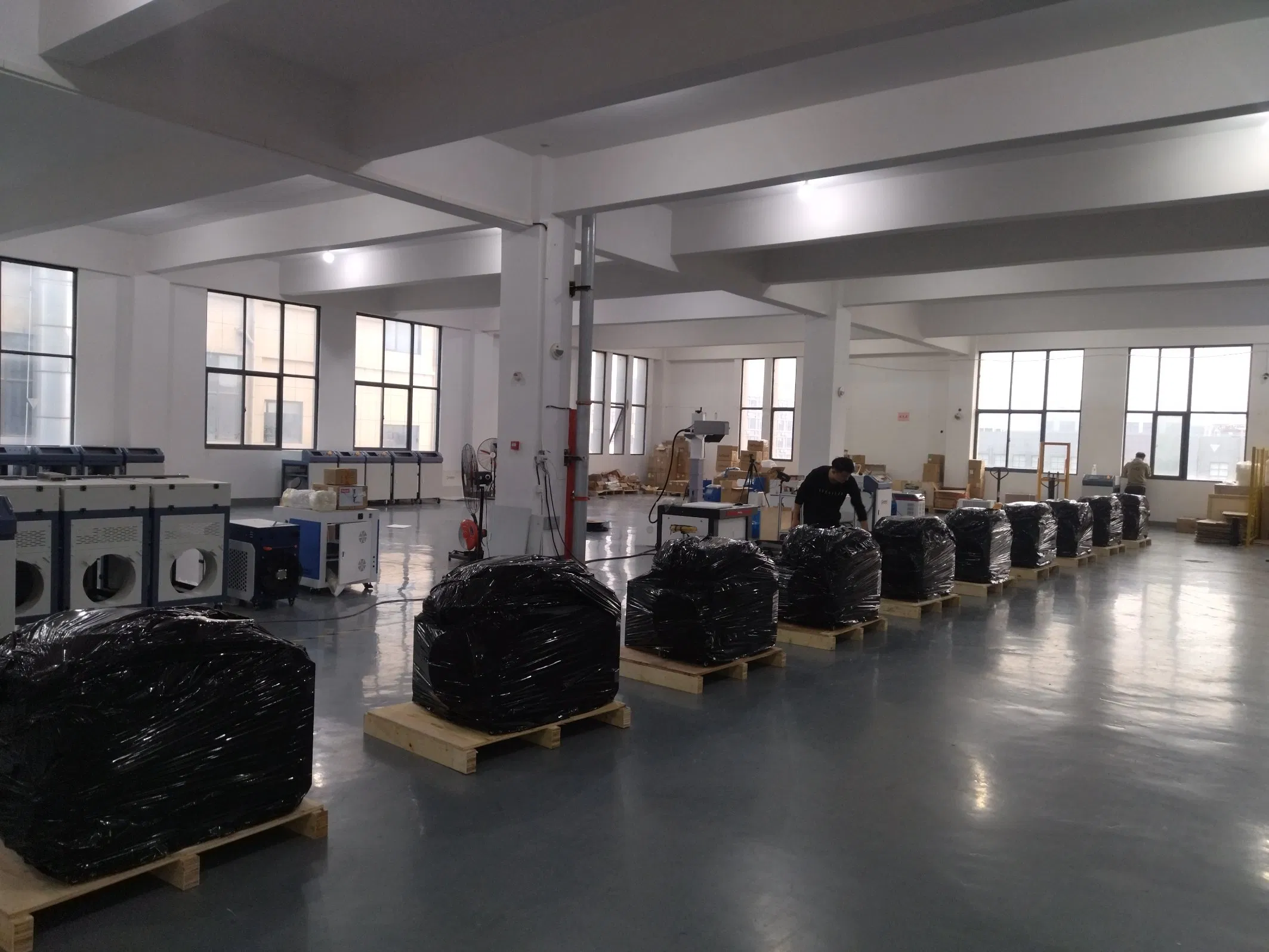 Production Line UV Laser Marking Equipment for Marking Metal and Plastic Marking Pattern Logo Production Date Batch Number