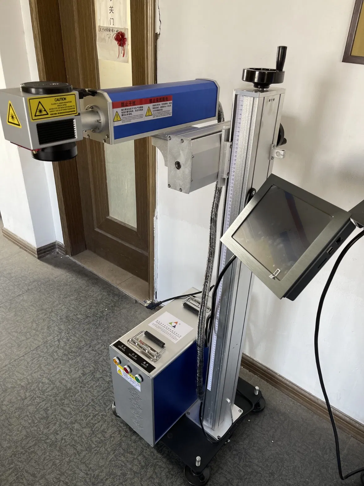 1mm Nameplate Jewelry Cutting Silver Gold Deep Engraving 50W Fiber Laser Cutting and Marking Machines