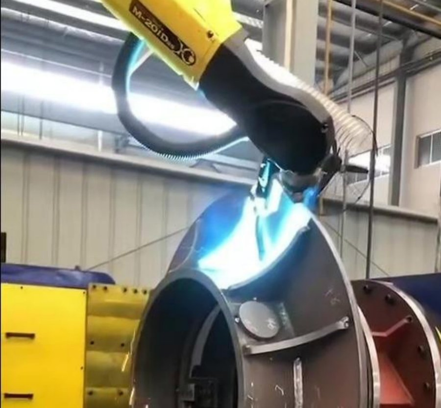 Monifaliment Welding Robot Automatic Customized for Automatic Production Line