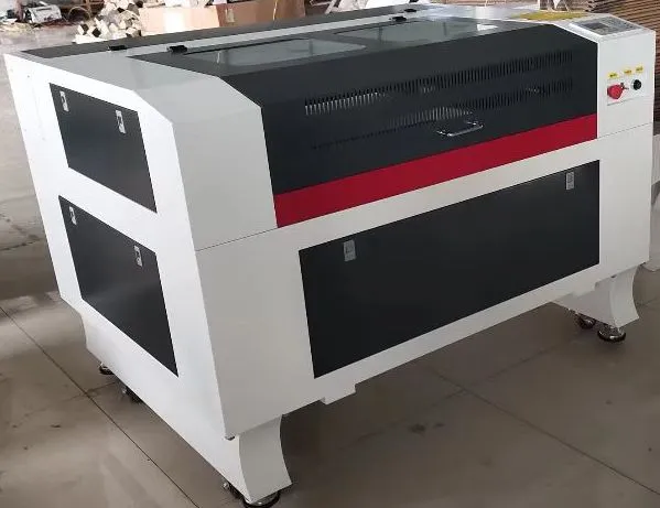 CO2 Laser Cutting Machine