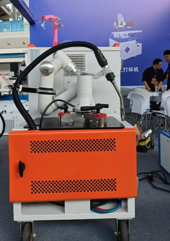 Tangcheng Collaborative Cobot Welding Station