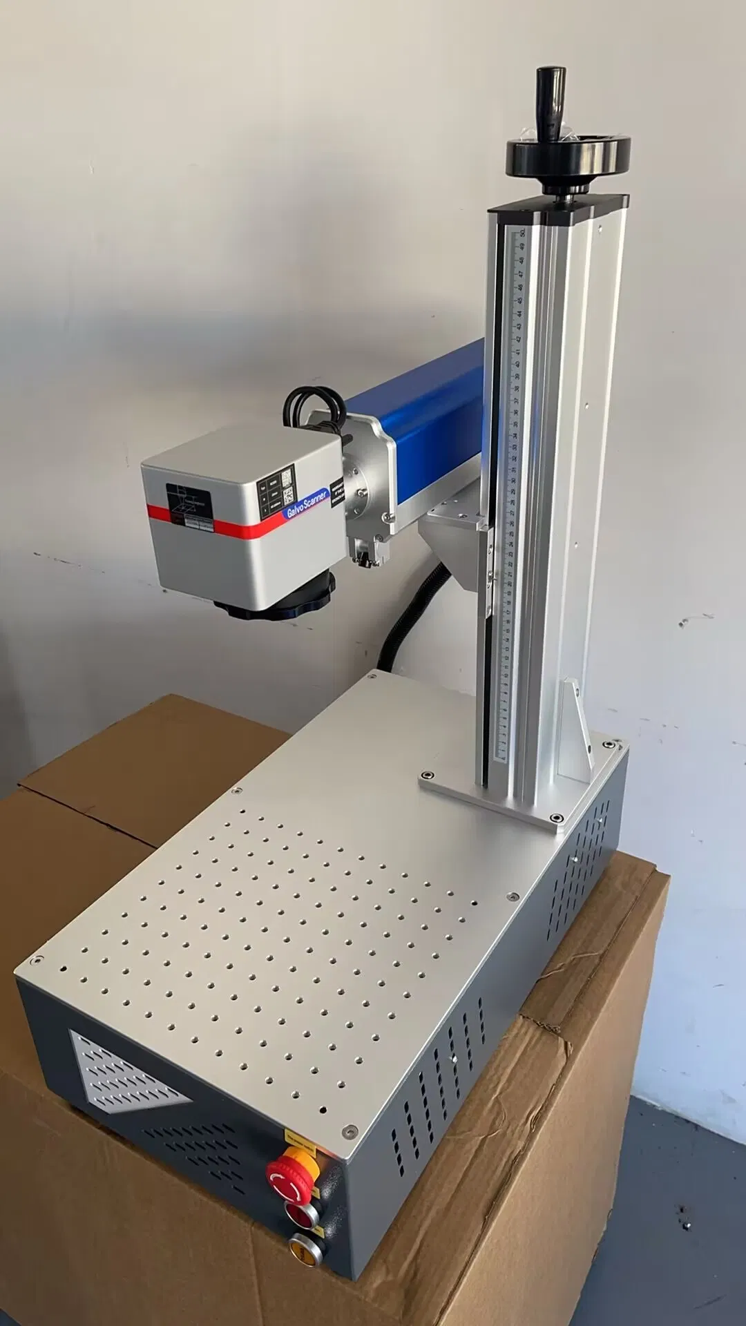 Fiber Laser Marking Machines for Metal Jewelry Colors Engraving 20W 30W 50W 60W 100W Raycus Max Mopa Jpt with 300*300mm Sg7110 Galvo Lightburn Rotatory