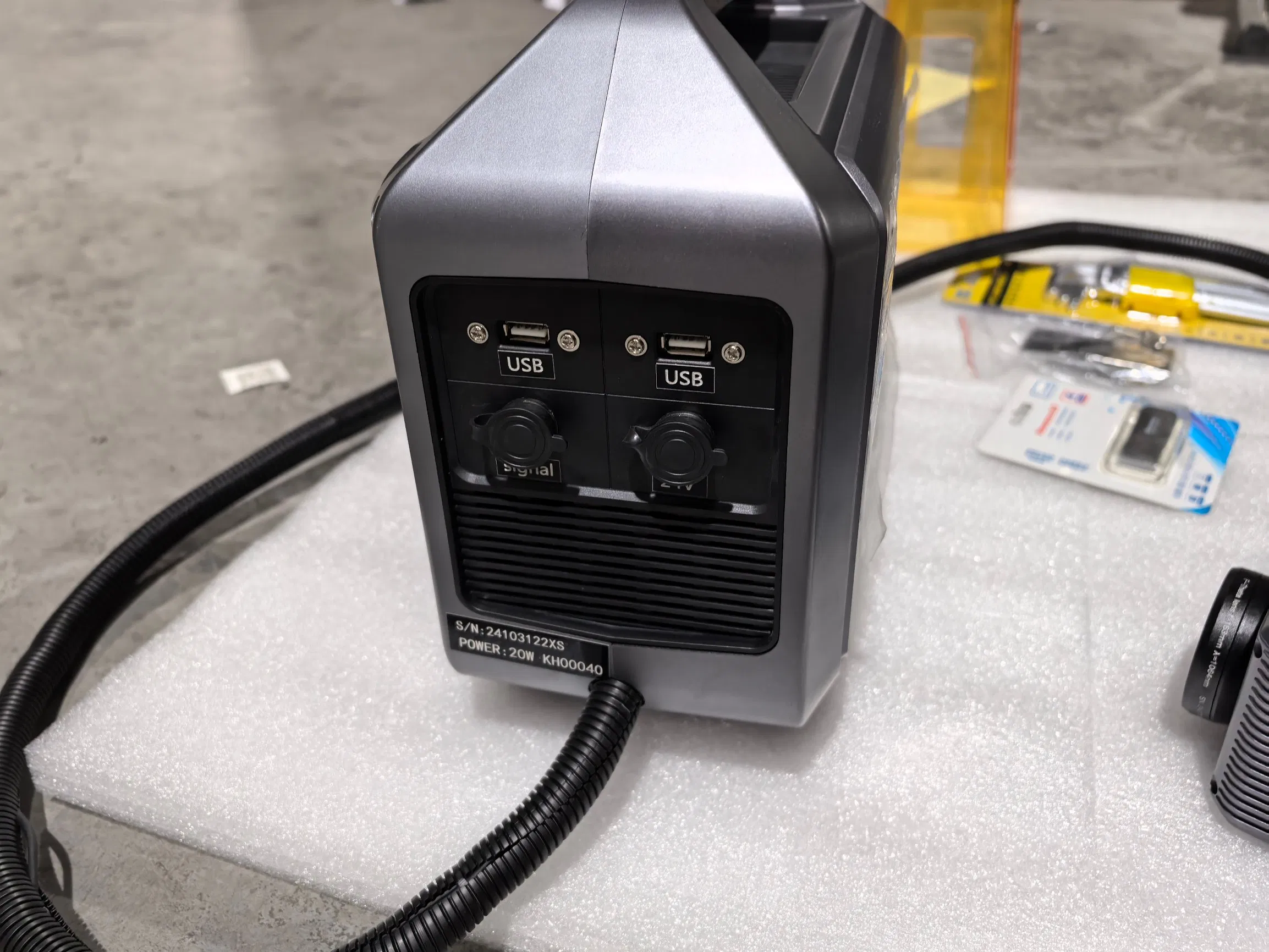 Factory Direct Fiber Laser Marking Equipment on Metal Cable Glass