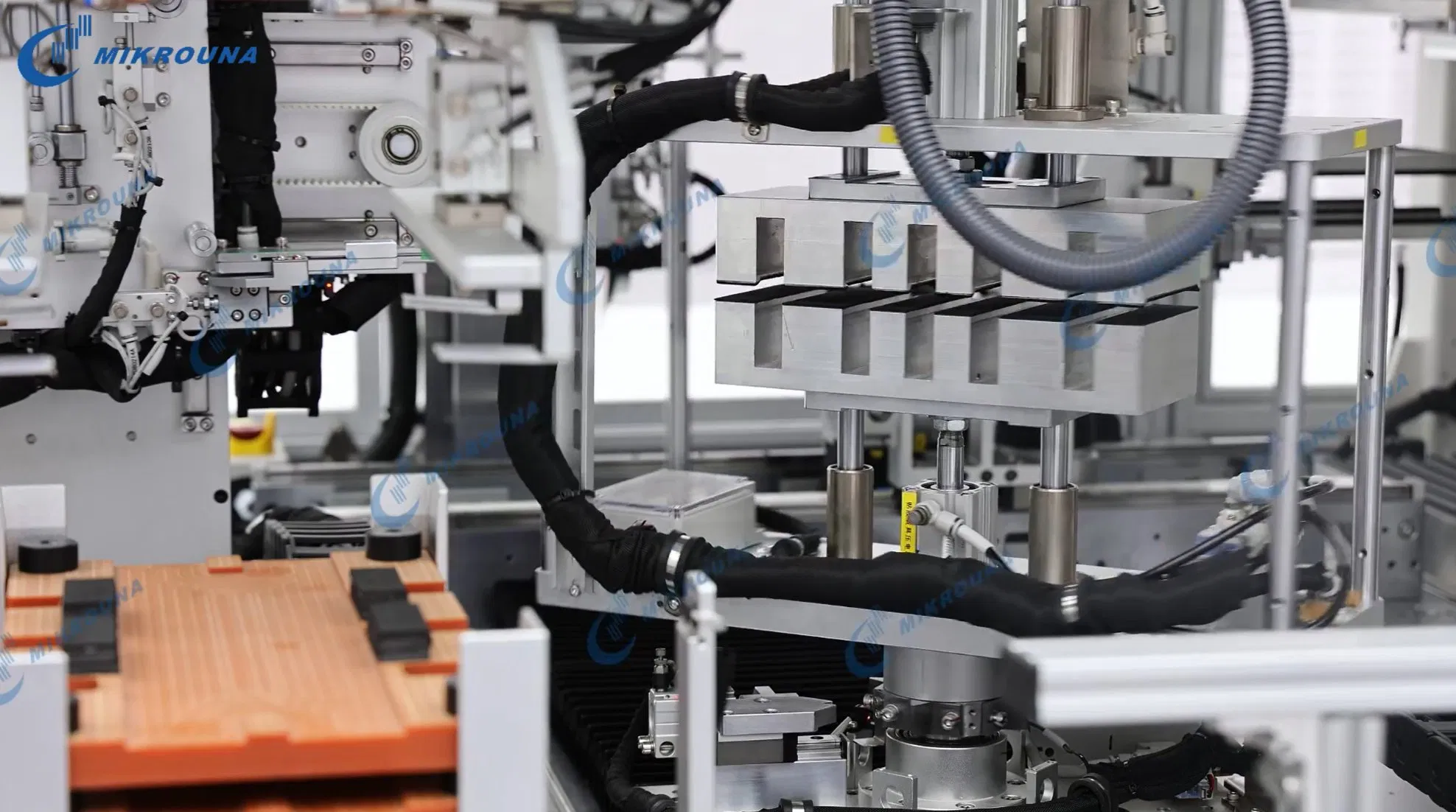 Modular Lithium Metal Cutting-Stacking System