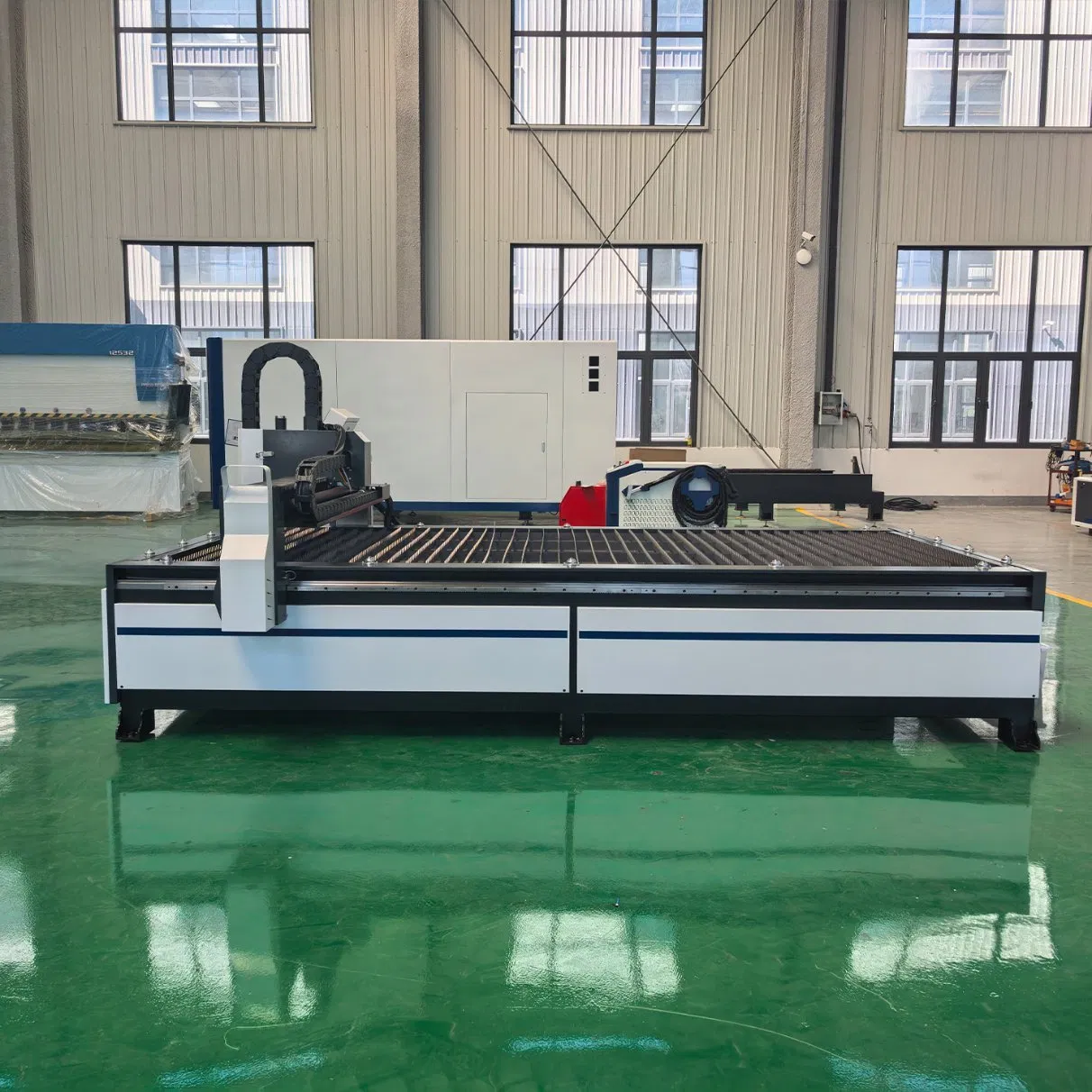 Precision Cutting Machine CNC Plasma Cutter for Complex Shape Plate 63A-300A Aluminum Cutter Machine with CE High Accuracy Fast Cutting for Thin Metal