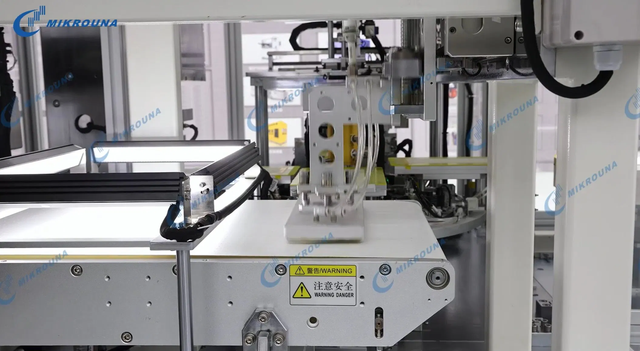 Customized Solutions Lithium Metal Cutting &amp; Stacking All-in-One System