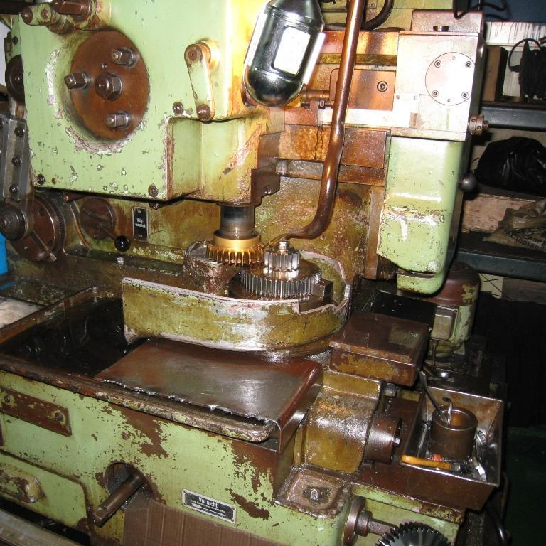 Compact Heavy-Duty Bridge Crane Hoist System for Efficient Lifting