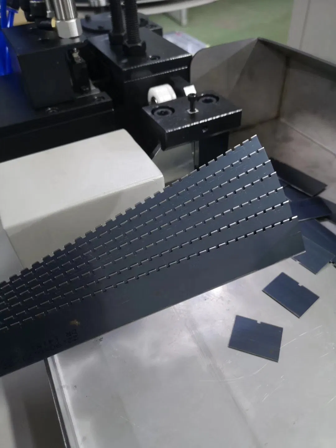 Auto Creasing Rule Cutting Machine for Laser Die Making