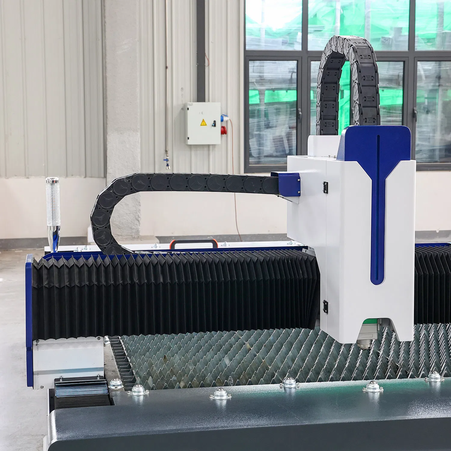 2025 High Efficiency Cut Metal Plate Fiber Laser Cutting Machine Multiple System Languages