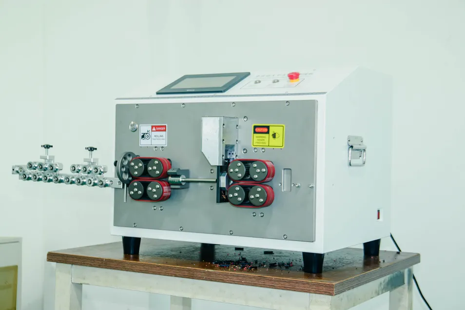 Heavy-Duty Wire Cutting and Stripping Machine