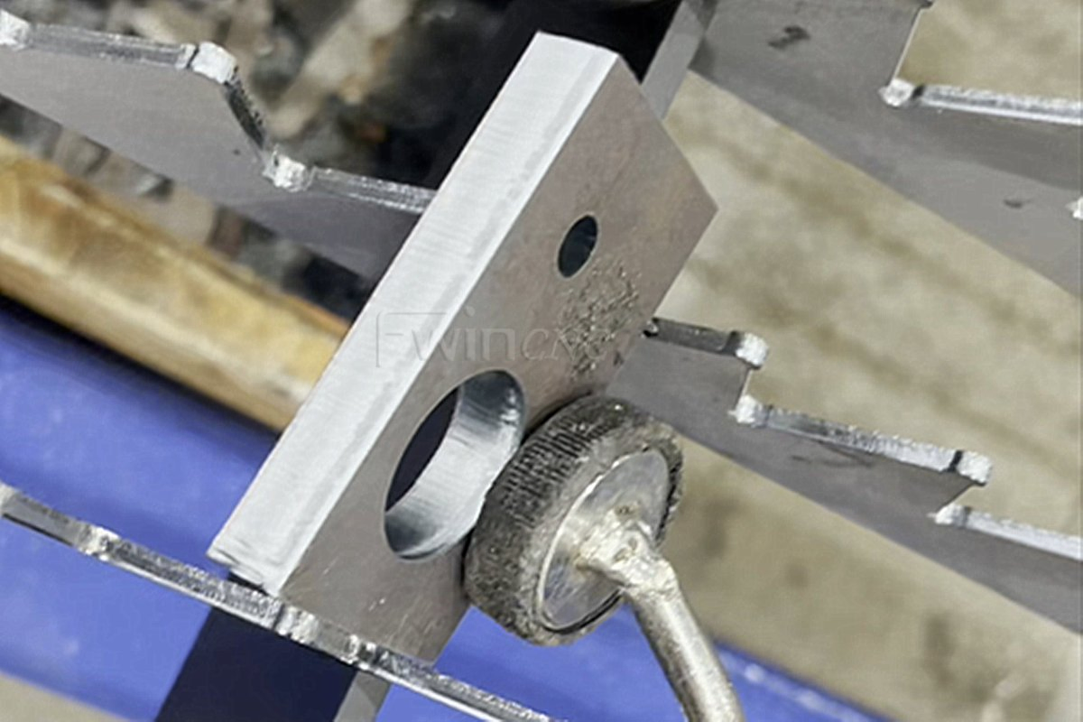 Factory Price Sheet Metal Laser Cutter 1.5kw 3kw 6kw Height Auto-Adjustment System Price