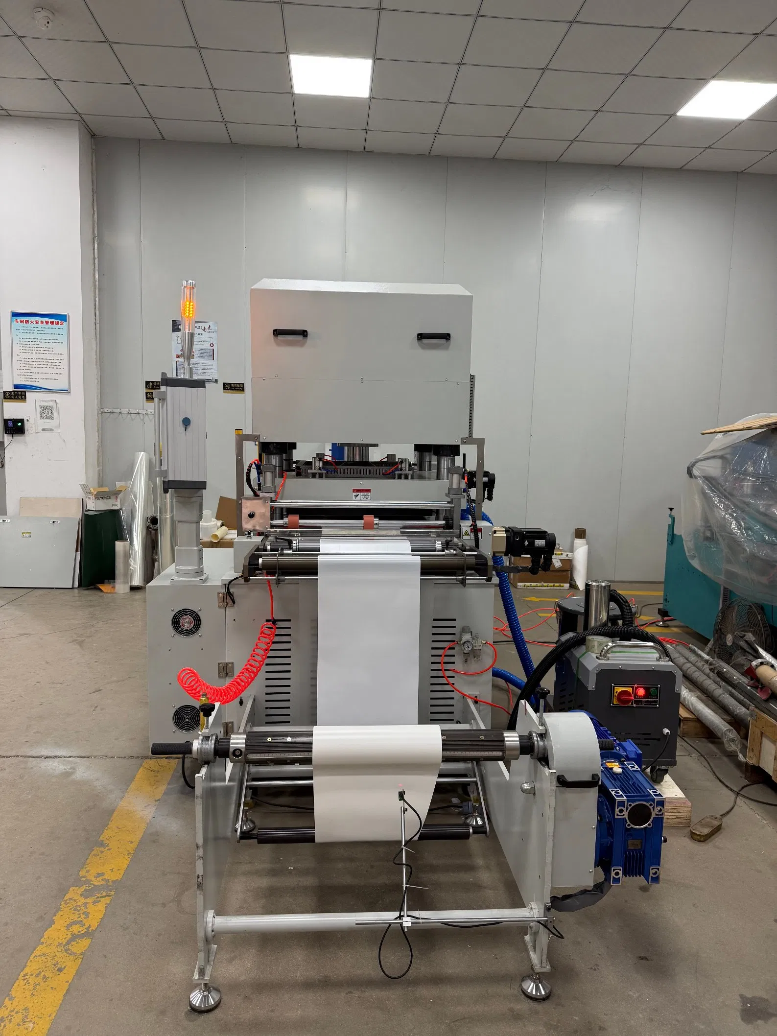 Factory Sale Roll Self Adhesive Label Sticker Paper Flat Bed Die Cutting Machine Flatbed Die Cutter