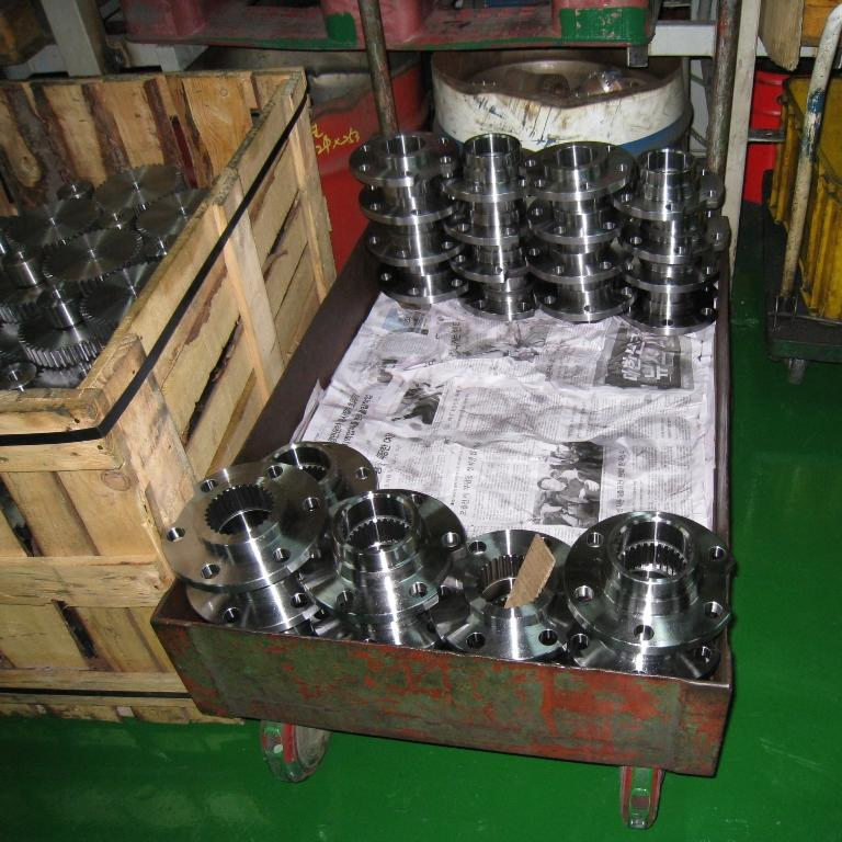 Compact Heavy-Duty Bridge Crane Hoist System for Efficient Lifting